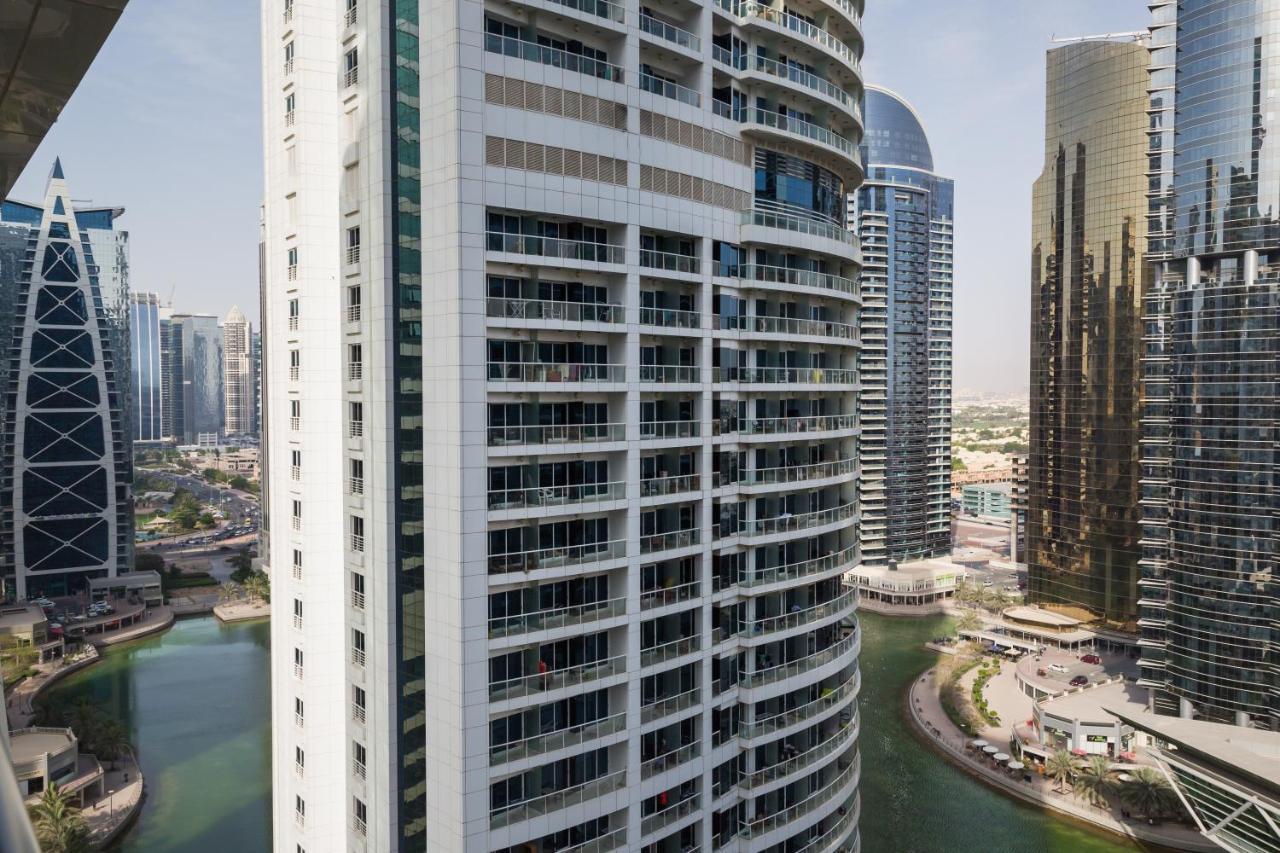 Higuests - Cozy Studio With Panoramic Views On The Lake Lägenhet Dubai Exteriör bild